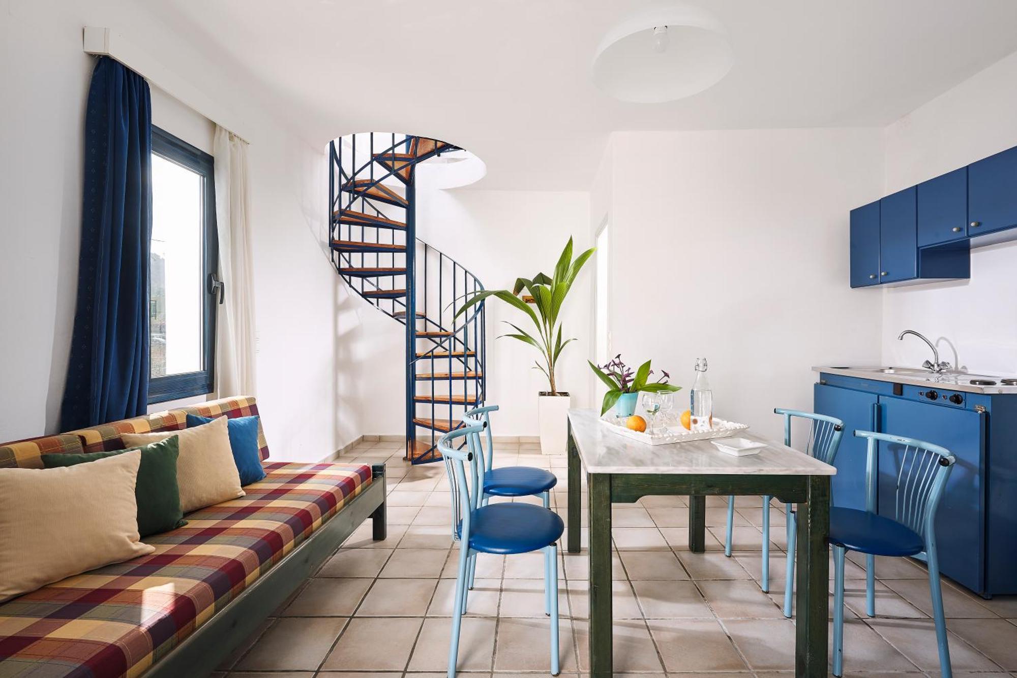 Eva Suites & Apartments Agia Marina Quarto foto