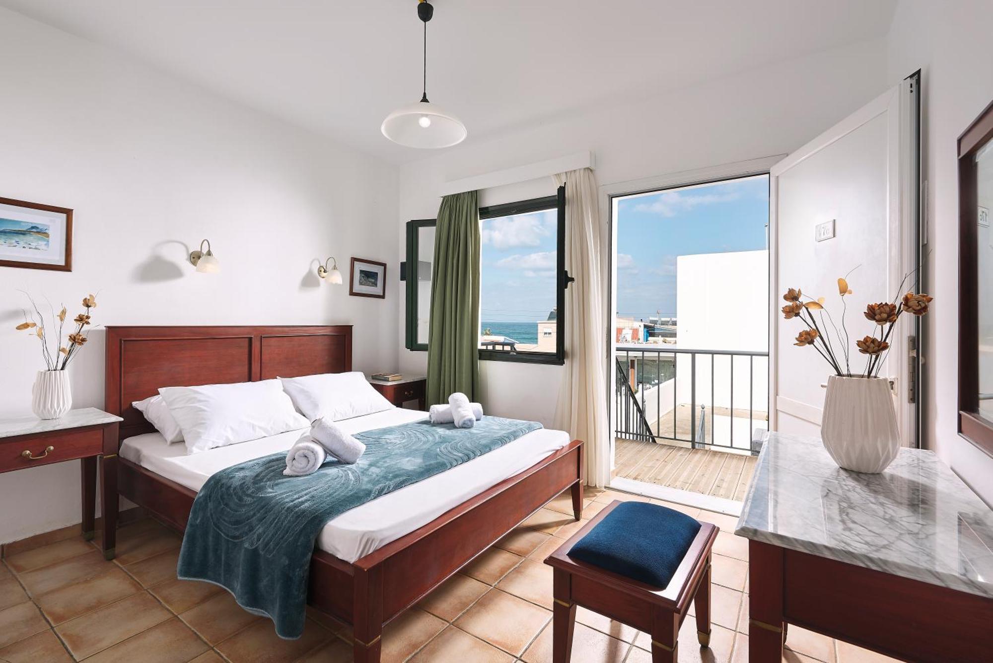 Eva Suites & Apartments Agia Marina Quarto foto