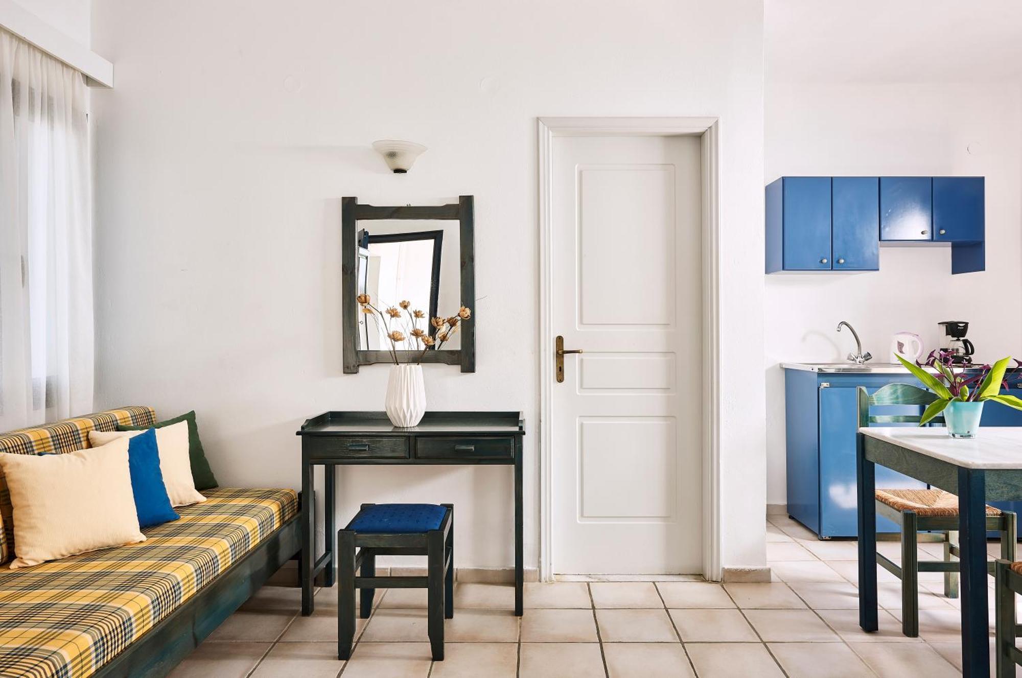 Eva Suites & Apartments Agia Marina Quarto foto
