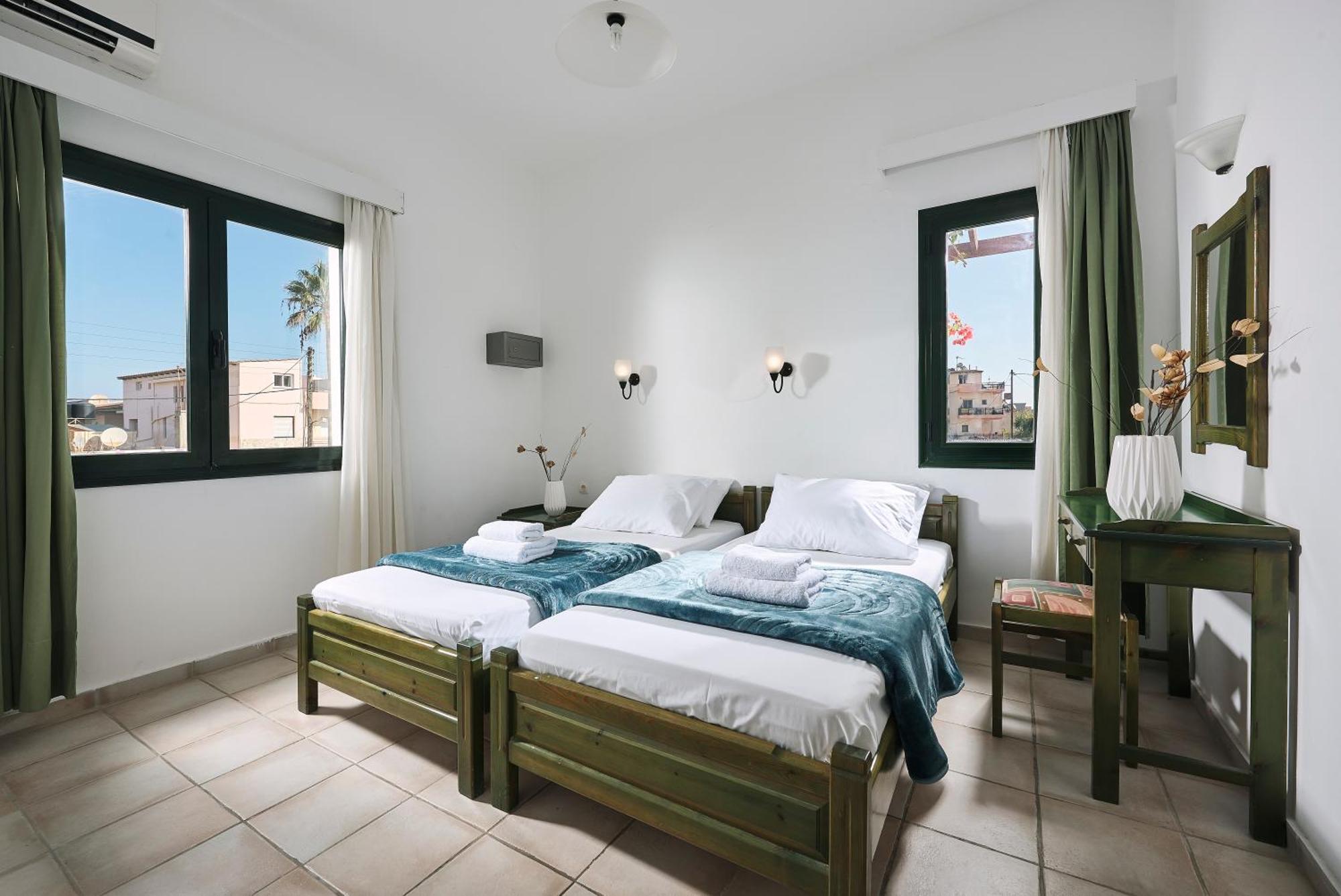 Eva Suites & Apartments Agia Marina Quarto foto