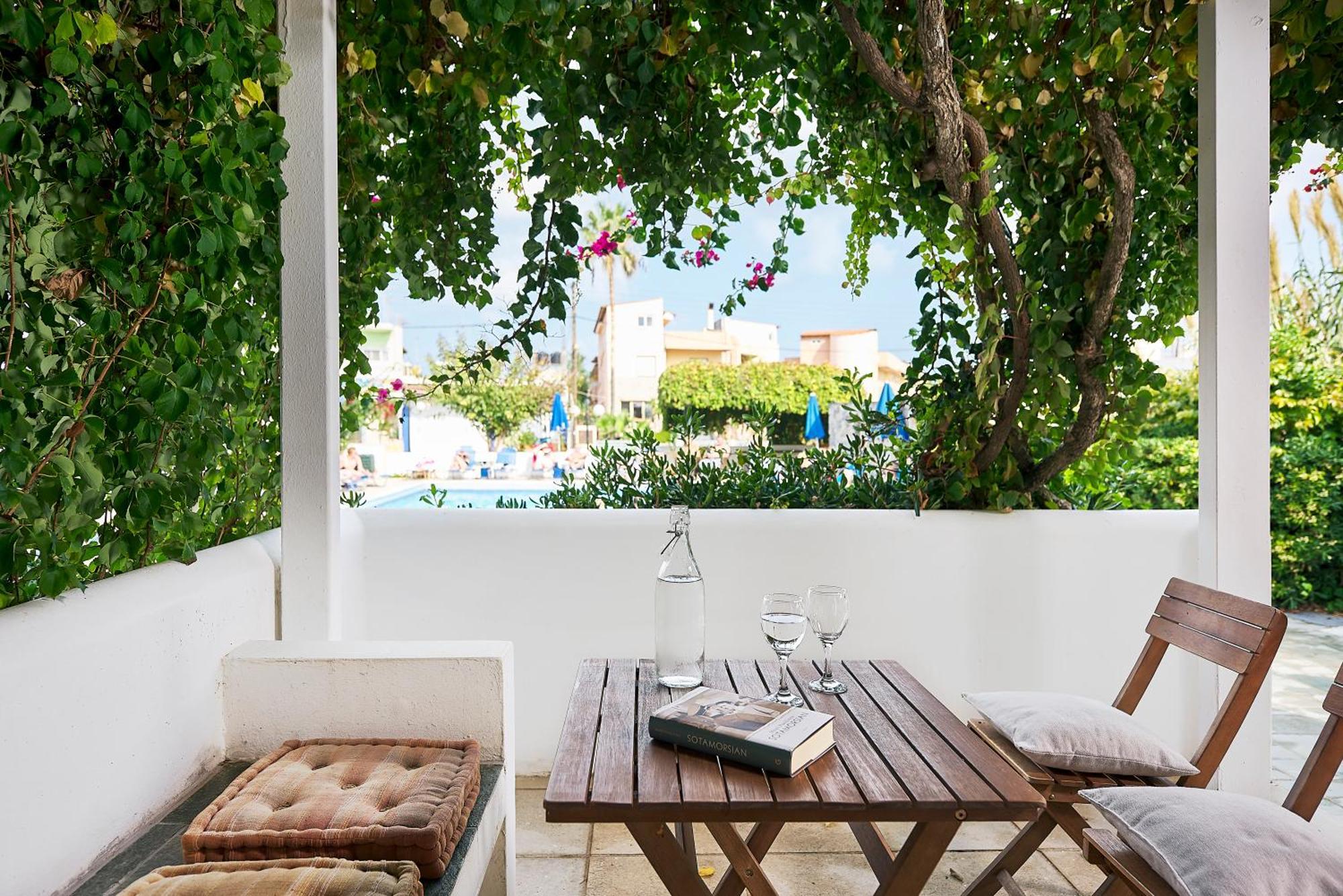 Eva Suites & Apartments Agia Marina Quarto foto